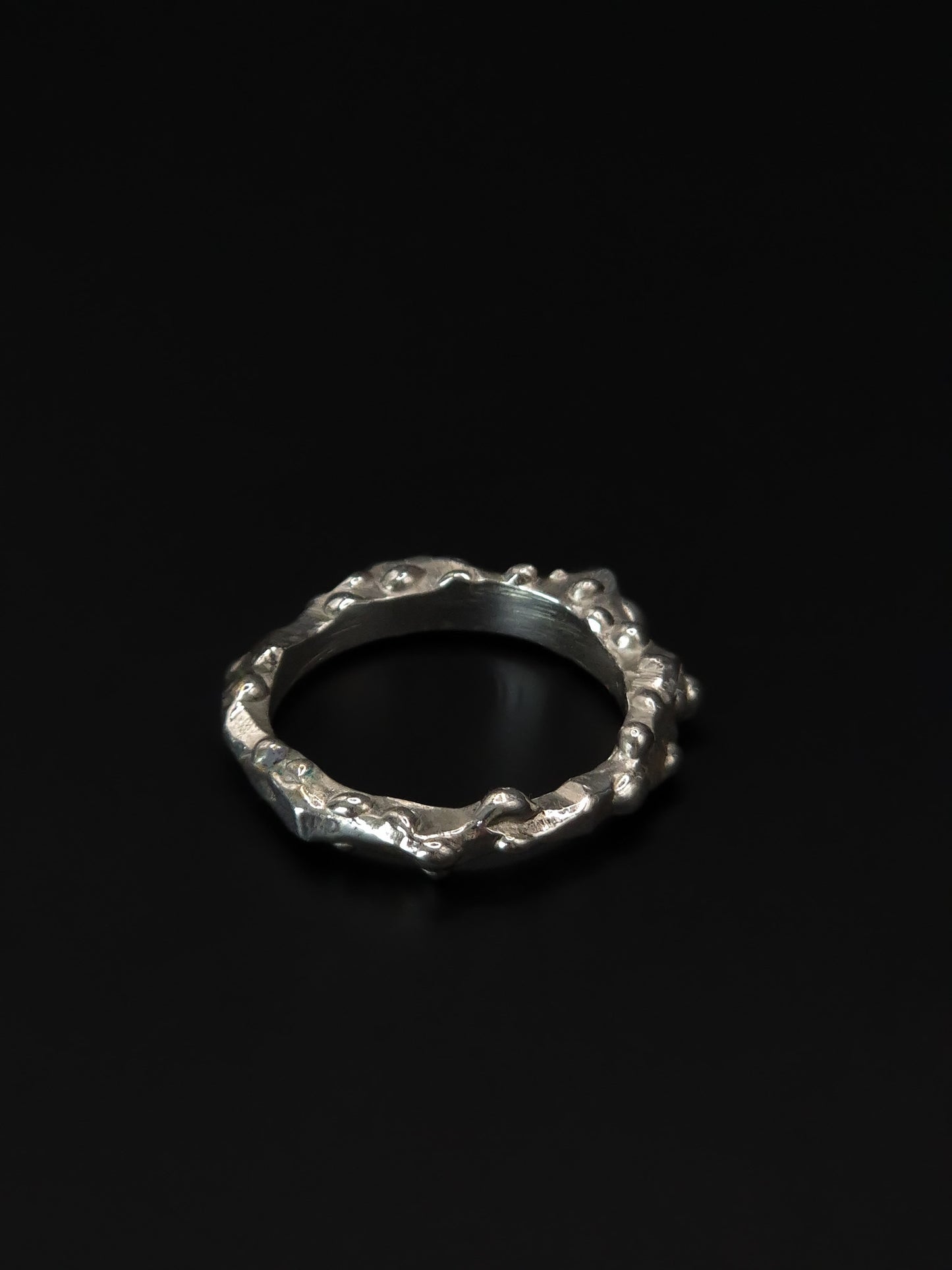 Bague cratère