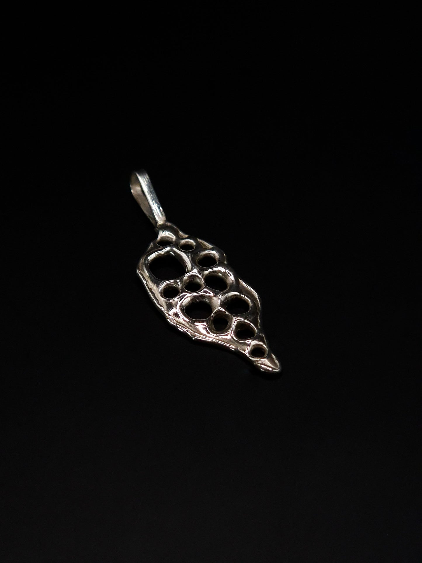 Pendentif cellule
