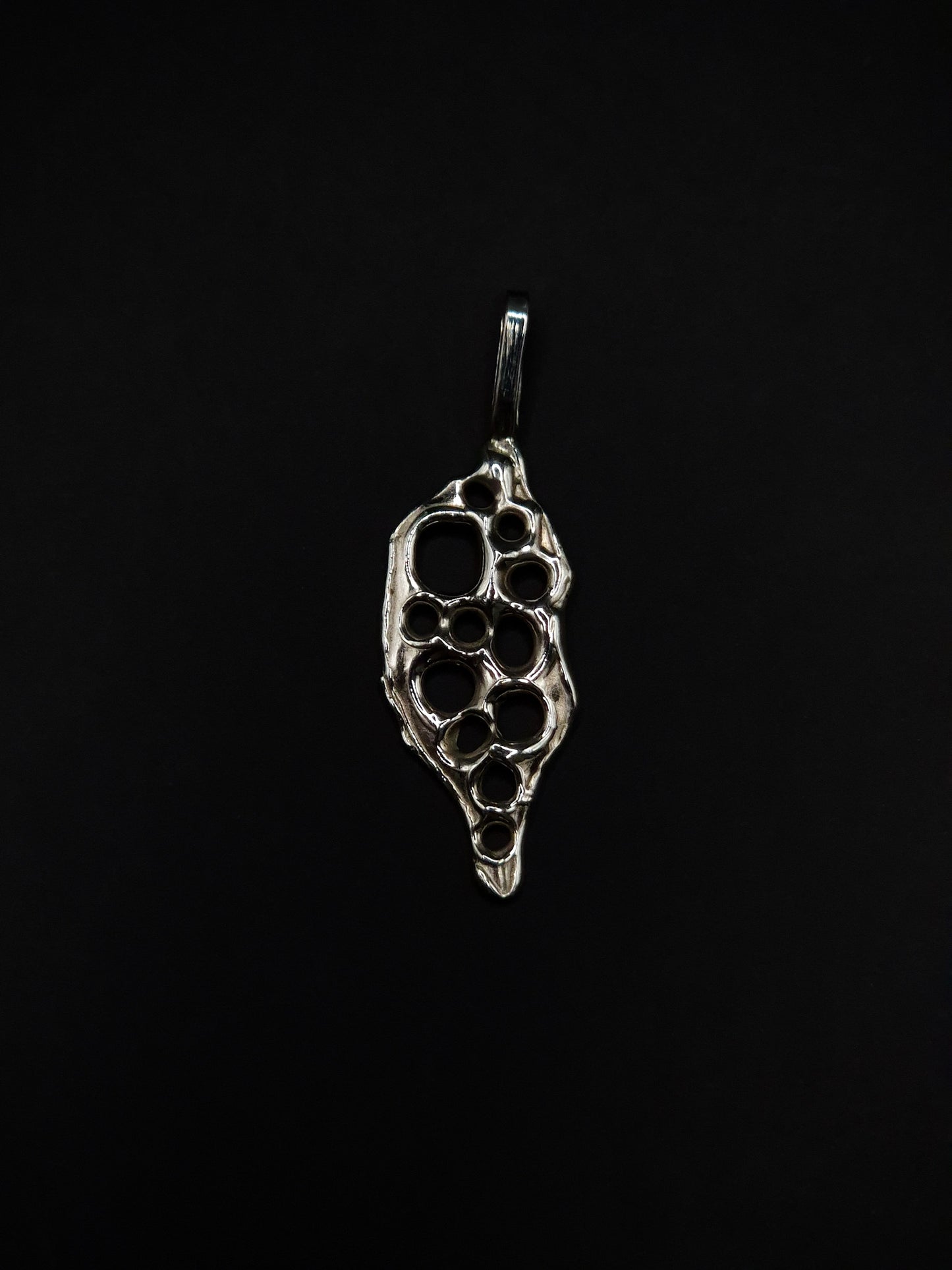 Pendentif cellule